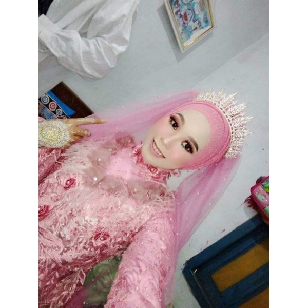 gaun pengantin pink