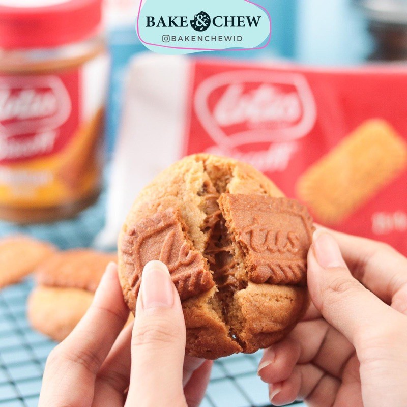 

soft baked melted chewy cookies by BAKE & CHEW | Mr Biscoff