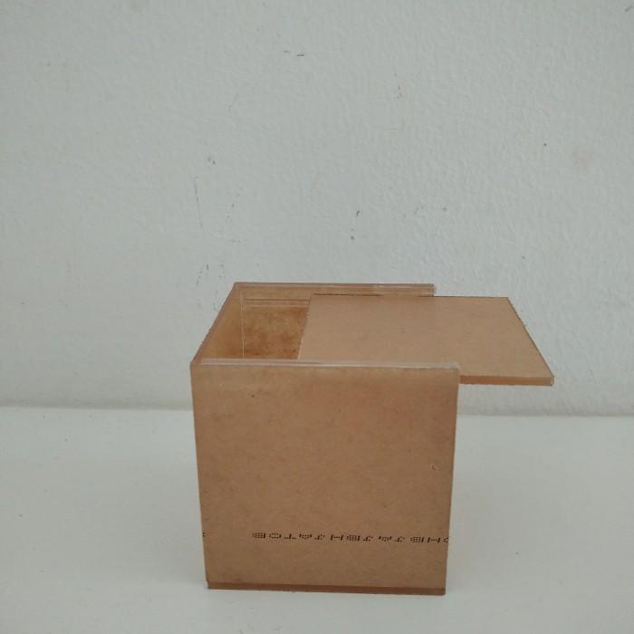 Ferna | Custom Box Akrilik Tutup Sliding