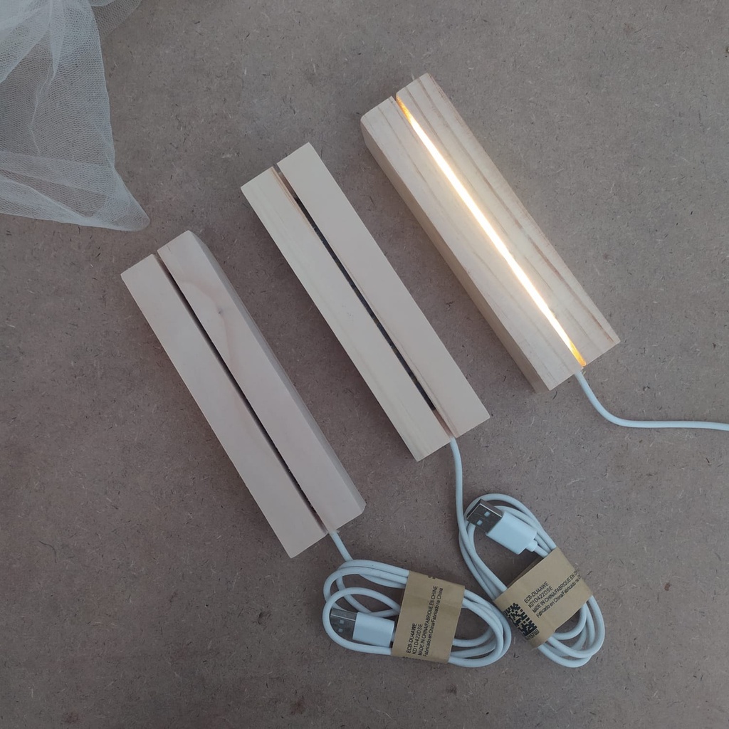 Tatakan led akrilik / stand led akrilik / dudukan akrilik led / tatakan akrilik kayu