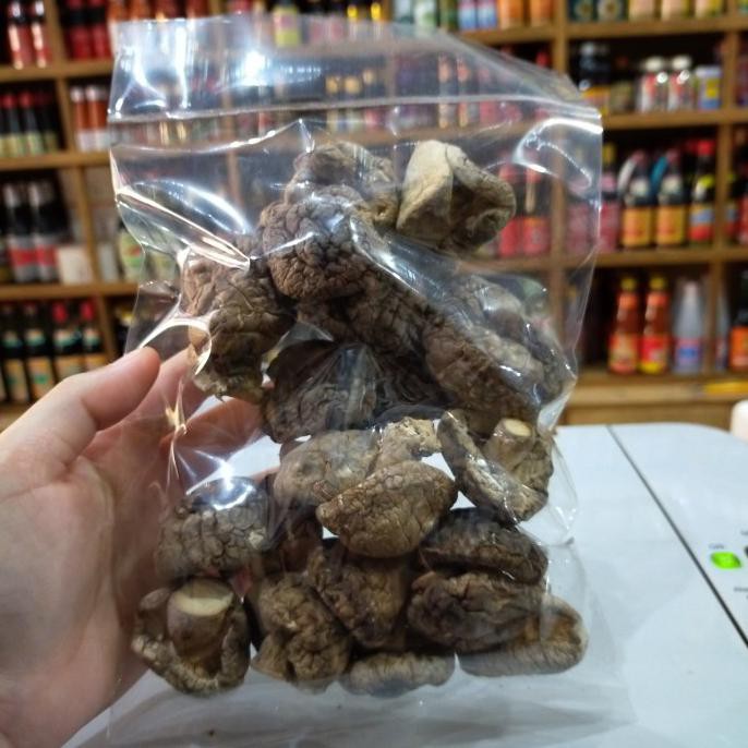 

Promo Awal tahun Jamur shitake / shiitake mushroom / Hioko Grade B kecil 100gr Cuci Gudang Awal