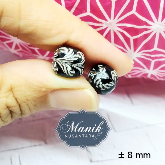Manik Nusantara Kaca Bulat Hitam Motif Alur 8mm