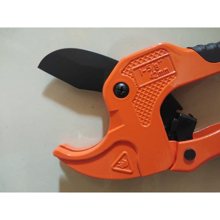 

GUNTING POTONG PIPA / GUNTING PIPA PVC HITAM CAMEL 42mm EAK