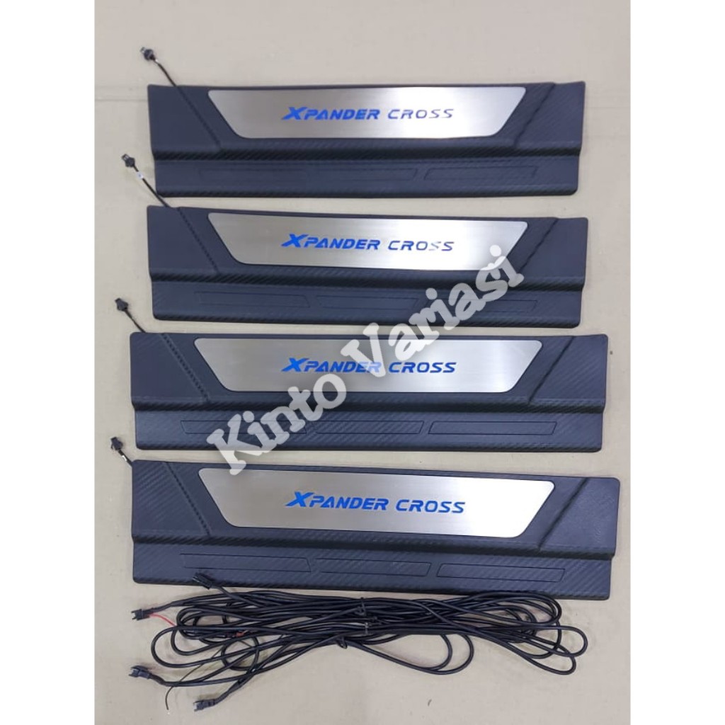 Sill Plate / Sill Plate Samping Xpander Cross Lampu LED Hitam