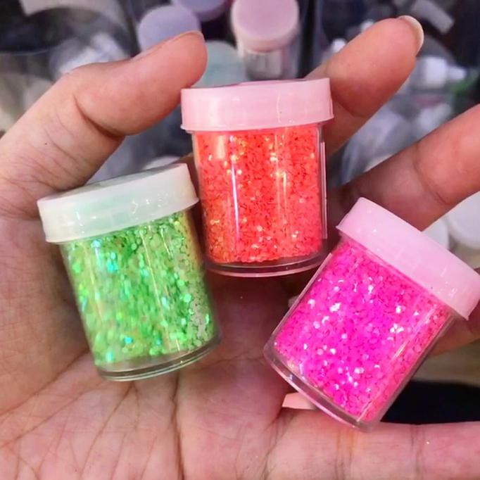 

Dijual GLITTER MEDIUM / colourfull gliter premium hologram holo warna warni Diskon