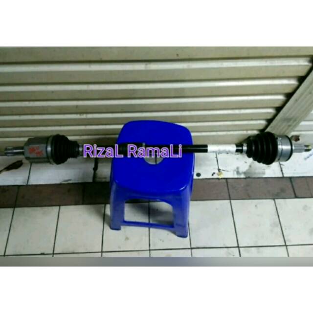 As roda-drive shaft mobilio manual kanan