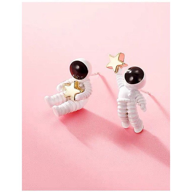 LRC Anting Tusuk Fashion White 925 Silver And Silver Needle Astronaut Earrings A58736