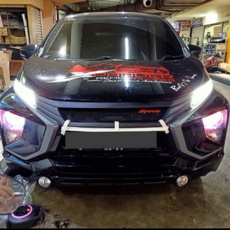 Grill Xpander model jaring plus emblem sport merah