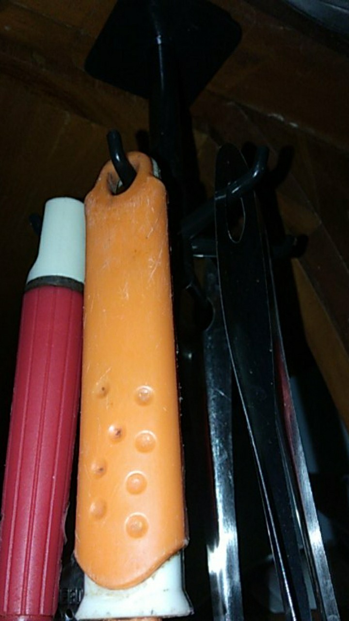 Rak Pengait Gantungan Hook Putar Tempel Dinding Peralatan Masak Dapur