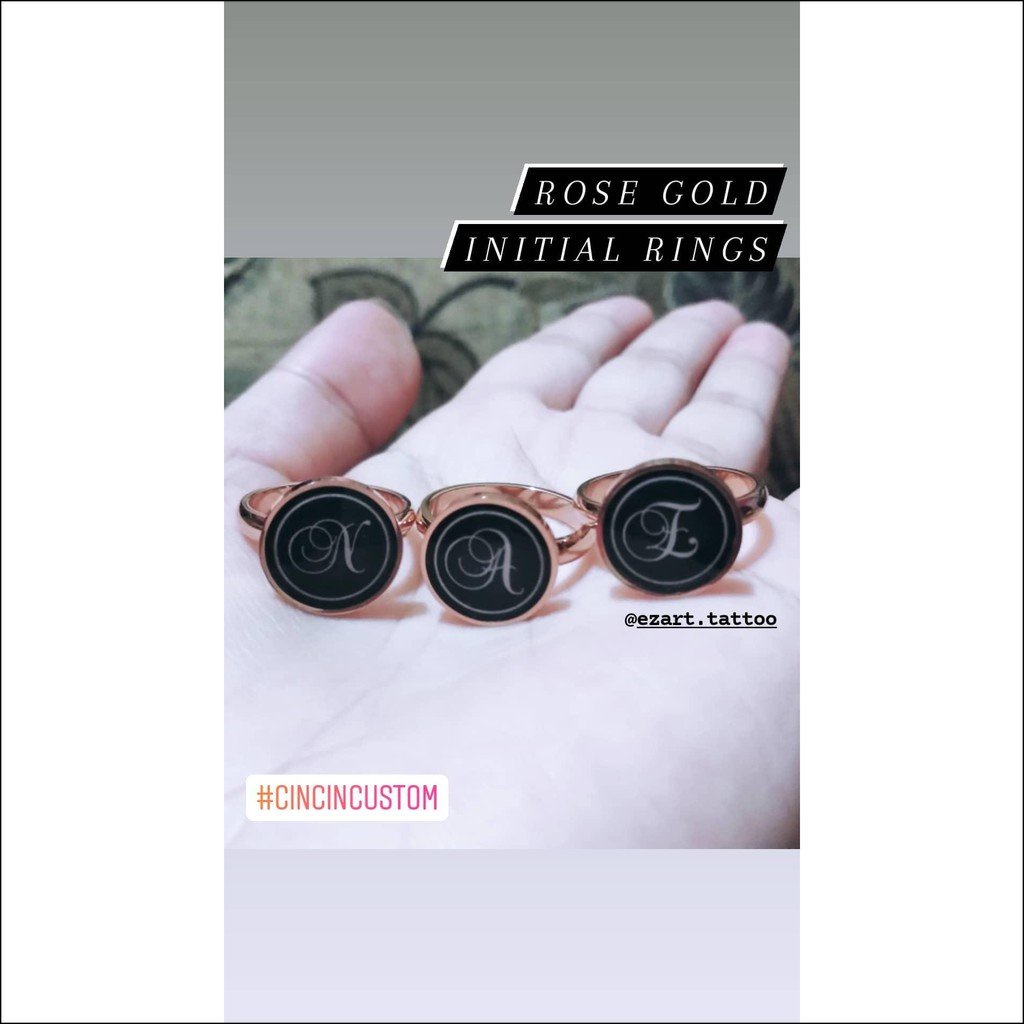 CINCIN CUSTOM HURUF INISIAL ROSE GOLD BULAT WARNA HITAM UNTUK WANITA BAHAN TITANIUM STEEL