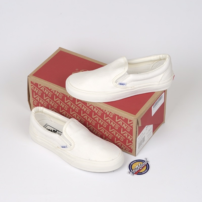 vans slip on total white