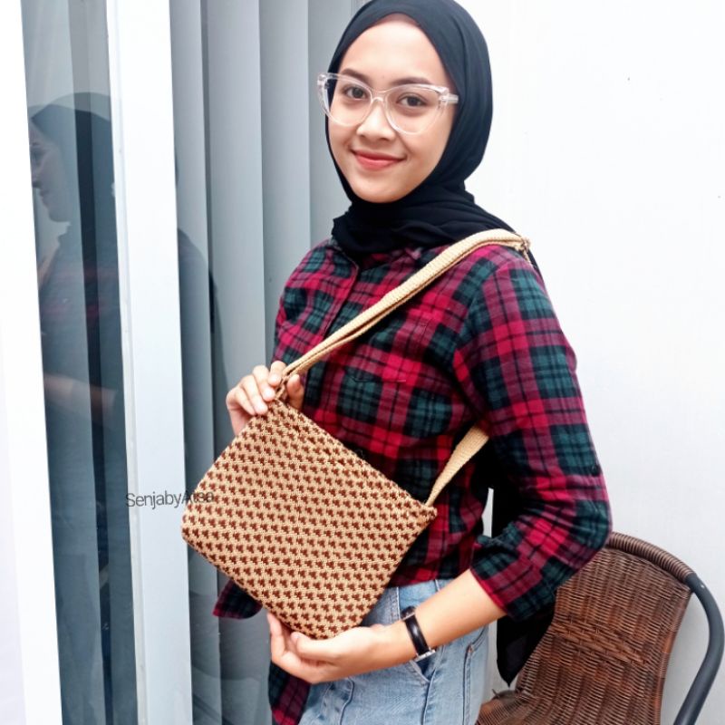 Tas Selempang Rajut Motif &quot;Ellea&quot;