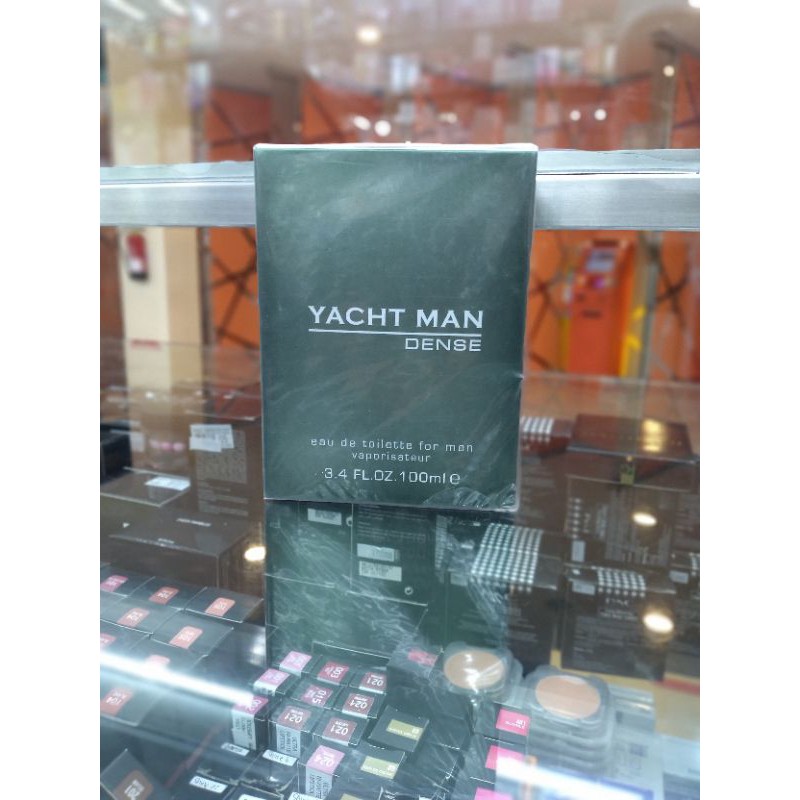 YACHT MAN DENSE