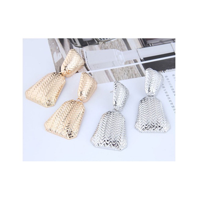 LRC Anting Tusuk Fashion Metal Geometric Stud Earrings A57497