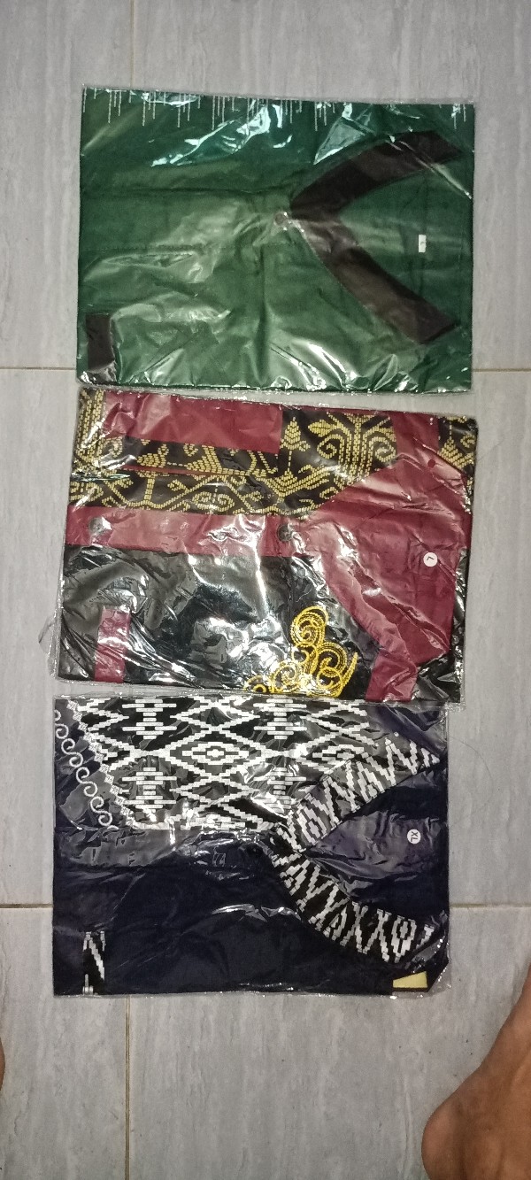 Batik Kalongan | Koko Batik Bordir Kombinasi Lengan Panjang Motif Trisula