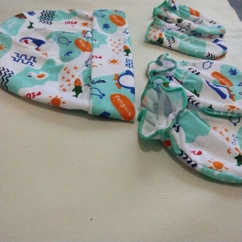 1 SET TOPI DAN SARUNG TANGAN KAKI BAYI NEWBORN SNI / 1SET TOPI SARTAKI BAYI