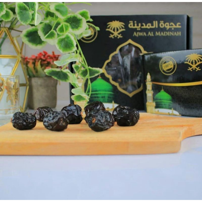 

KURMA AJWA PREMIUM ASLI DARI MADINA