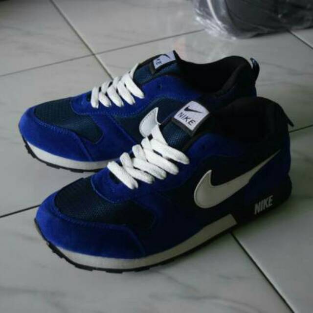 Sepatu nike md runner / Sepatu nike termurah / Nike waffle trainer