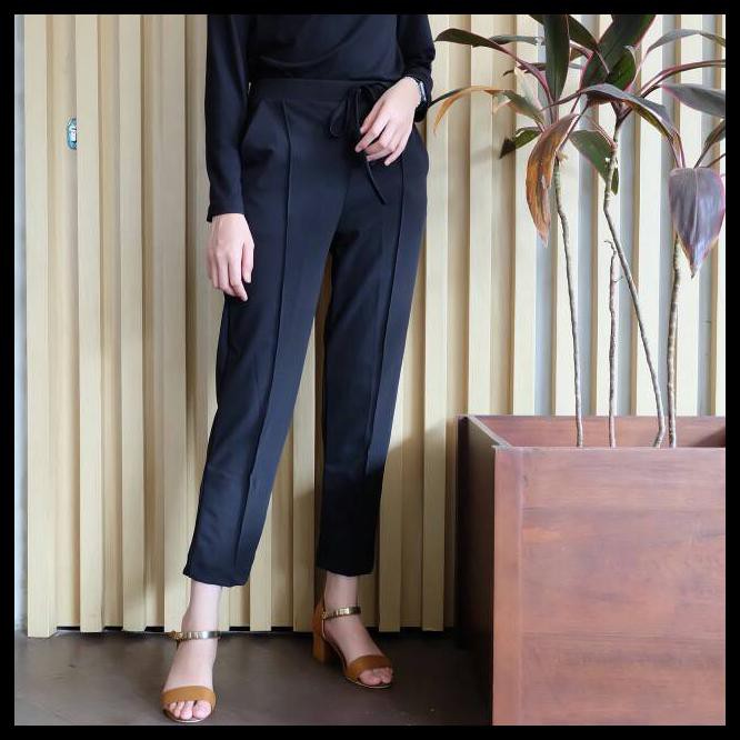Designkorea Celana Suede Jogger No Pom Pom Bahan Streach Designkorea Celana Suede Jogger No Pom Pom Bahan Streach