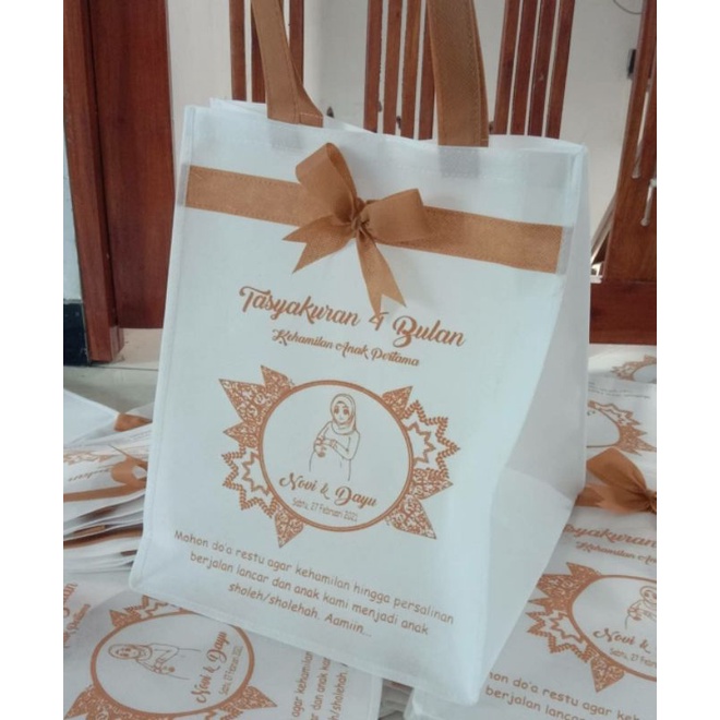 

tas berkat sablon+pita custom/tas 4 bulanan/tas 7 bulanan Muat Dus 20x20 cm