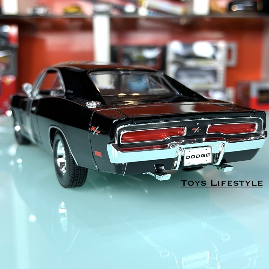 Maisto Diecast - 1969 Dodge Charger R/T Black 1:18 Special Edition