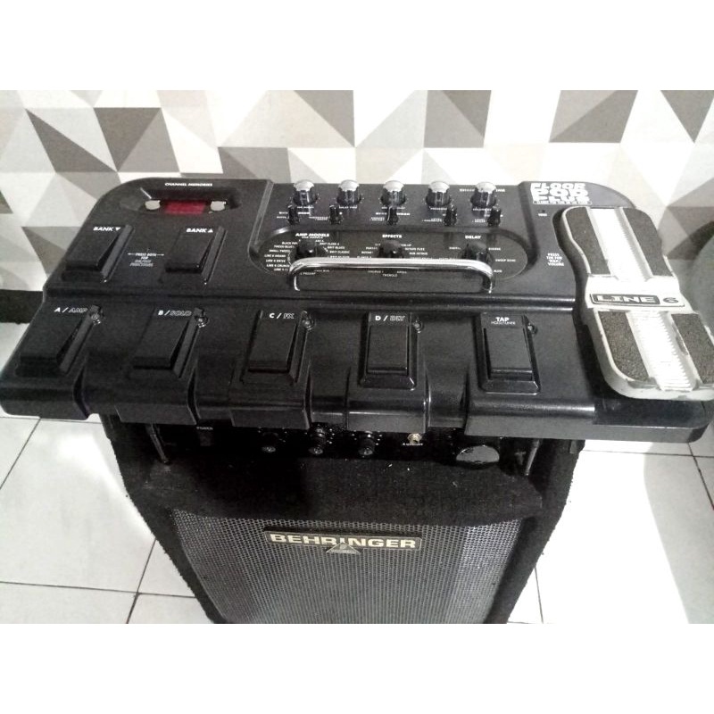 Efek Gitar Preloved Bekas Pod Line 6 Floor Plus