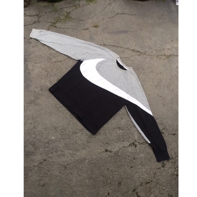 CrewneckNikeBigSwoosh