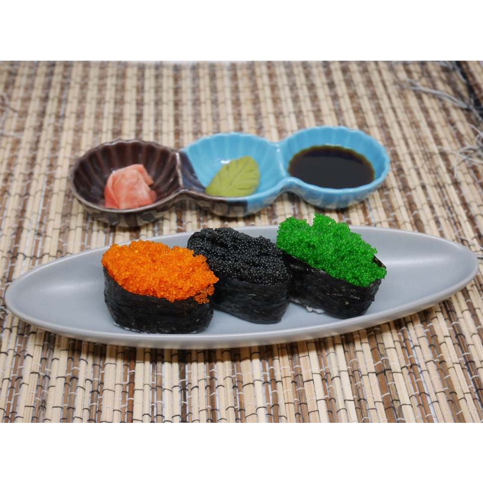 

TRIPLE TOBIKO NIGIRI