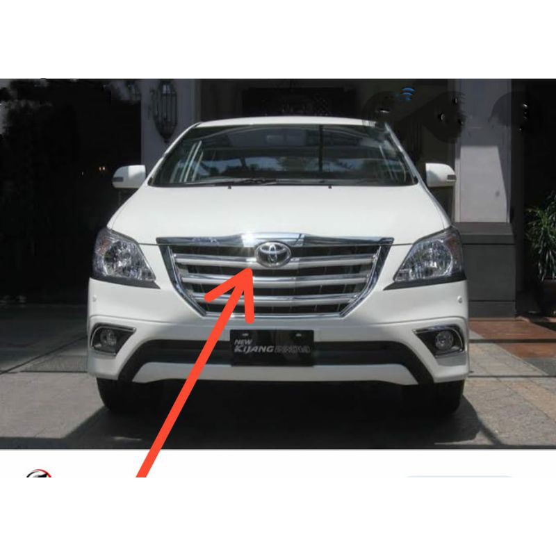 emblem logo gril depan innova 2012-2015