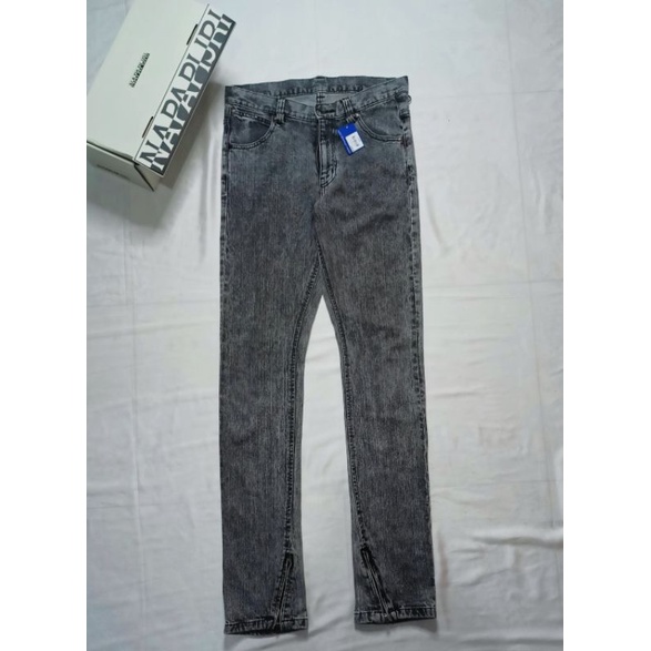 BUFFALO JEANS SIZE 29