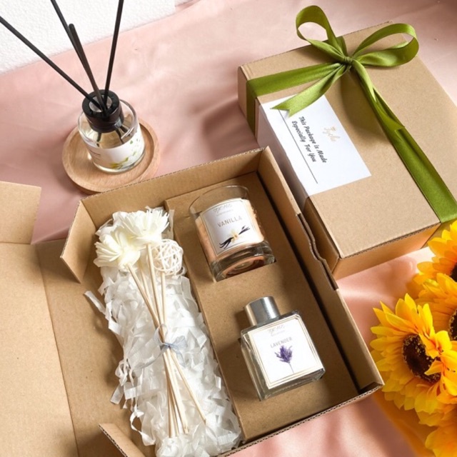 

GIFTSET REED DIFFUSER LILIN AROMATERAPI // HAMPERS REED DIFFUSER // AROMATERAPI // KADO BIRTHDAY/ GRADUATION/ WEDDING