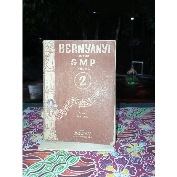 

BUKU BERNYANYI