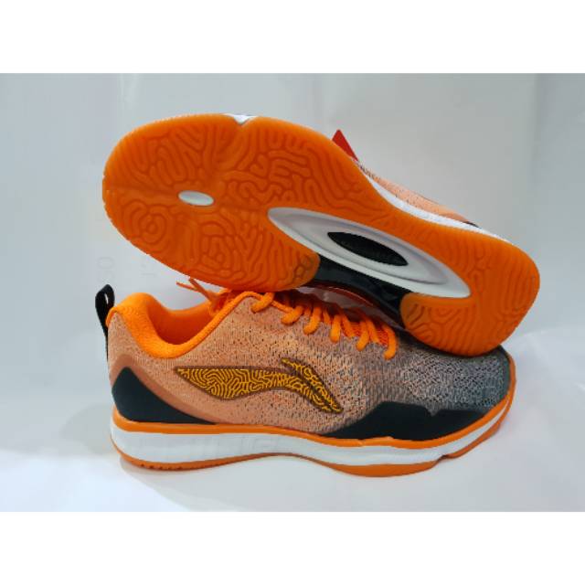 Wind lite-2s ice orange aytp 045/sepatu badminton lining original wind lite