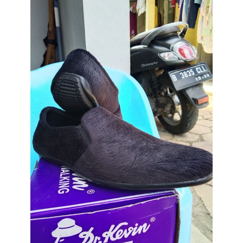Sepatu slip on dr.kevin