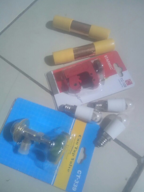 Lampu Kulkas E12 Kuning 220volt