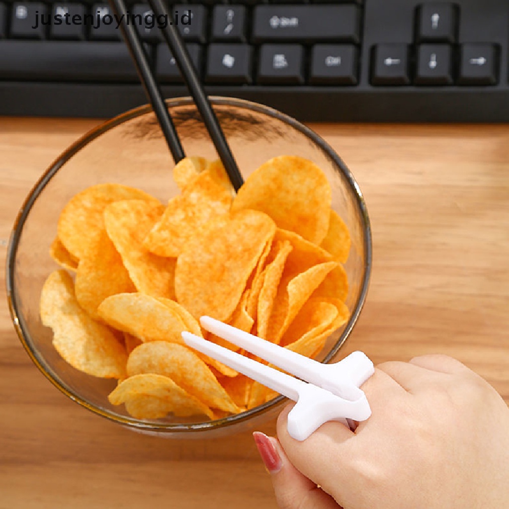 // justenjoyingg.id // Play game finger chopsticks lazy assistant chopstick snacks hand chopsticks ~