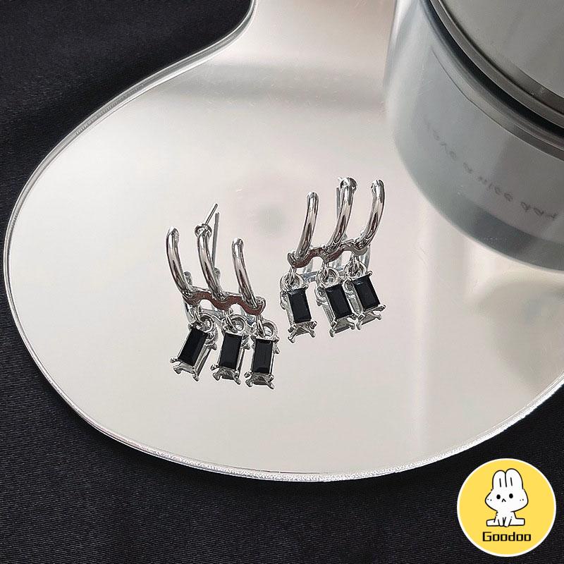 Anting Pejantan Zirkon Gelap Wanita Manis Keren Gaya Niche Design Personality Earrings -Doo