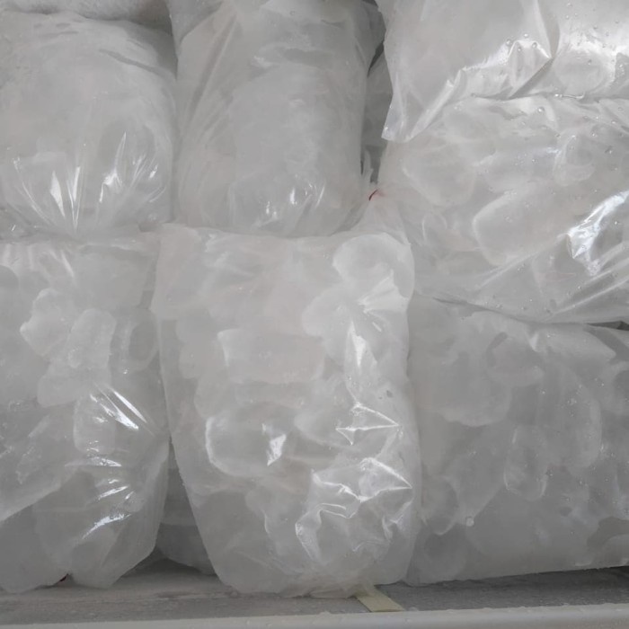 

Es Batu Kristal 20kg dengan pembuatan terbaik dan tidak mudah cair / ice tube