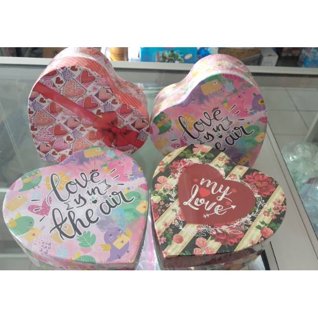 

Box Kado Love Kecil KIKY
