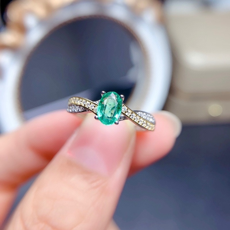 Luxury Fashion Green Moissanite Two-Tone Ring