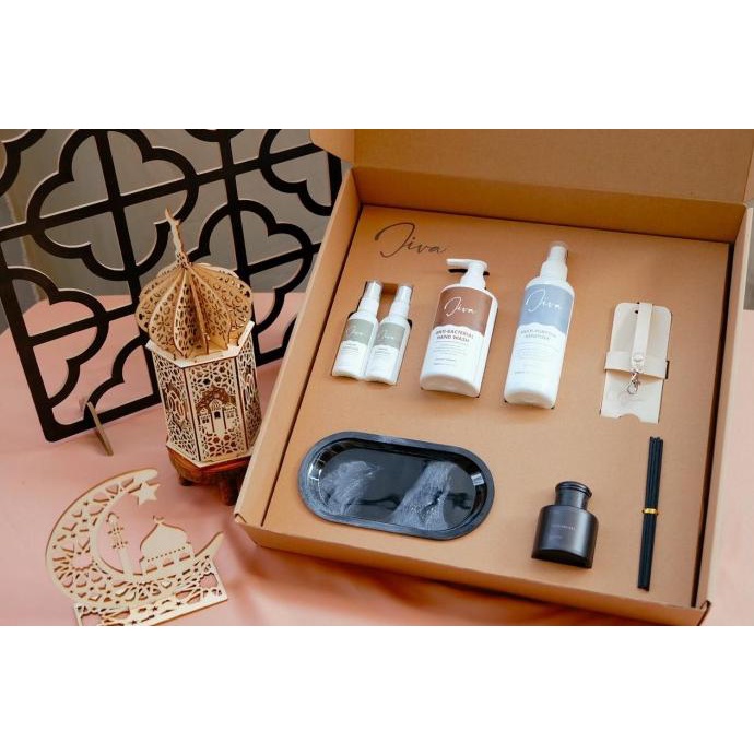 

JIVA HAMPERS GIFT BOX | PARCEL LEBARAN | SANITIZER DIFFUSER HAND WASH SCS543D3