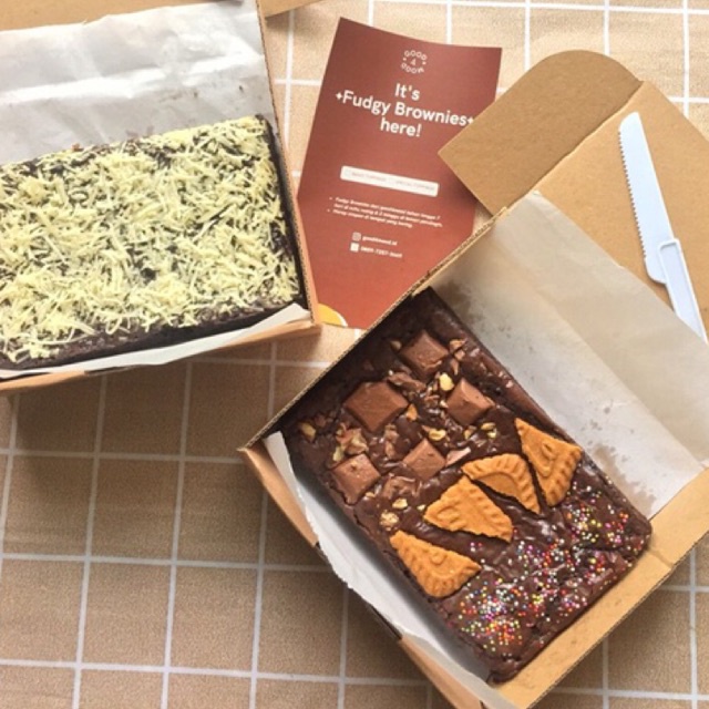 

Fudgy Brownies 15x10 Non Sekat/Whole Pan (Basic Toppings & Special Toppings) by good4mood