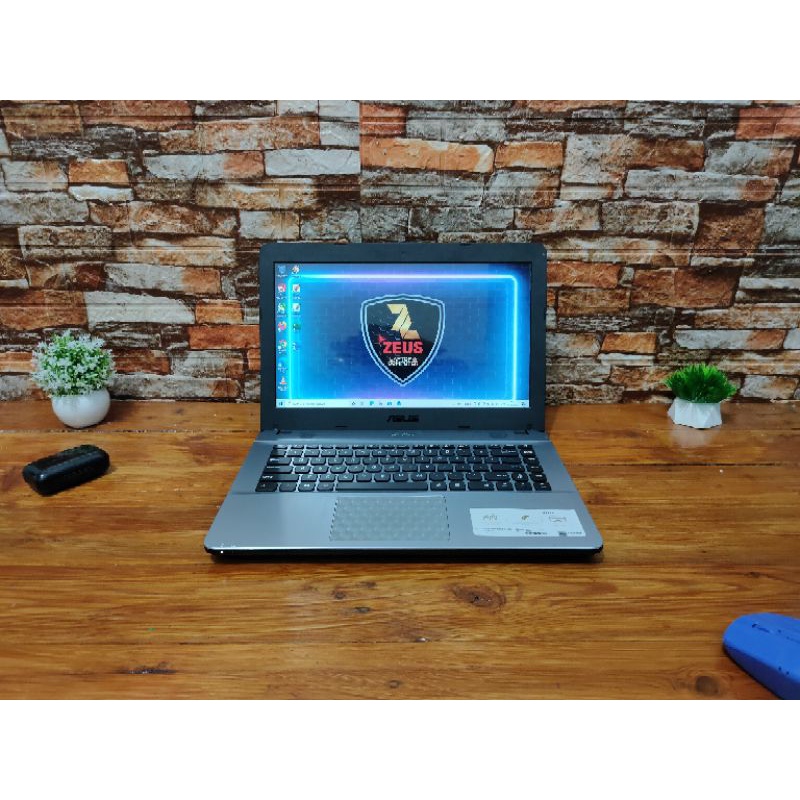 Laptop Bekas Asus X441B AMD A9-9425