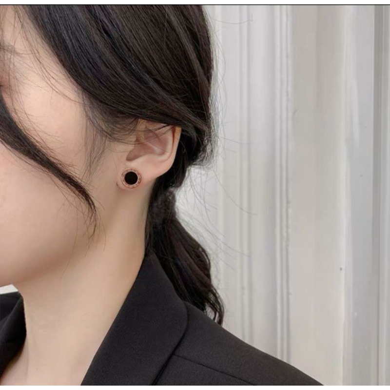 Anting Tusuk Titanium Rosegold Hitam N17072101