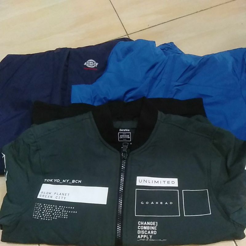 jaket parasut Dikies