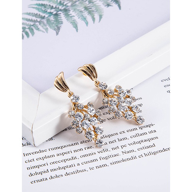 LRC Anting Jepit Fashion Ear Clip Pearl Grape Pearl Alloy Diamond Earrings K77688