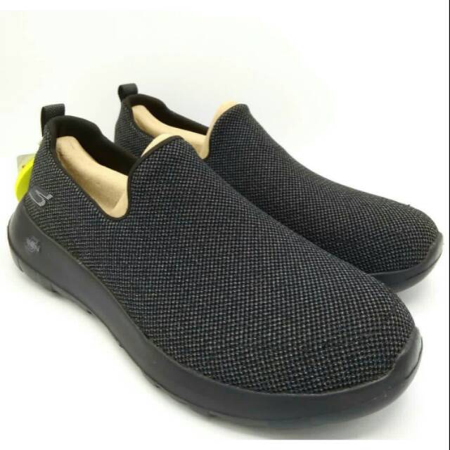 SKCEHERS GO WALK MAX