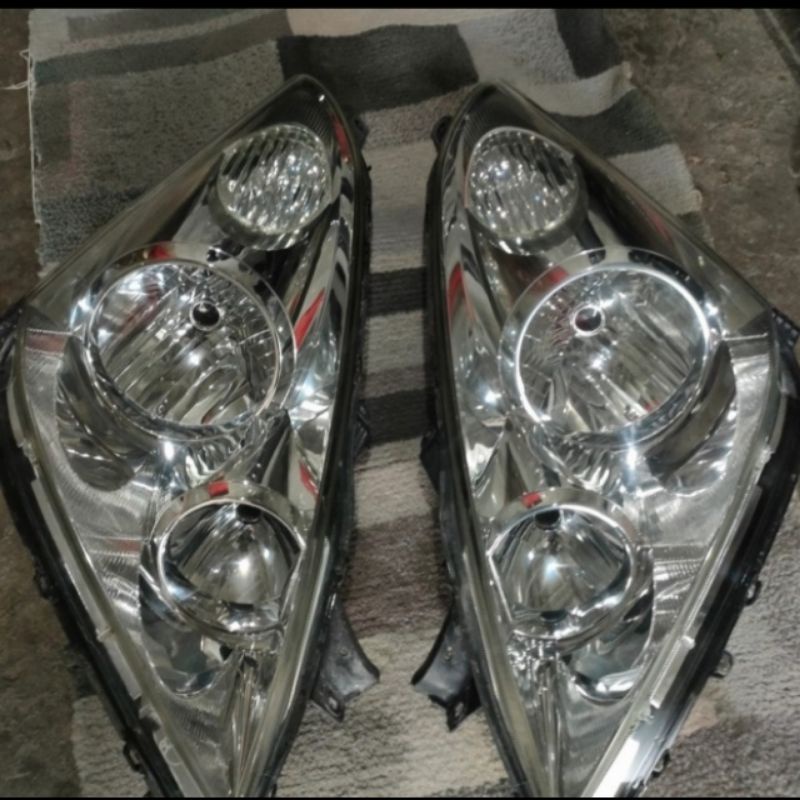 Headlamp Lampu Depan Toyota Wish Non Hid