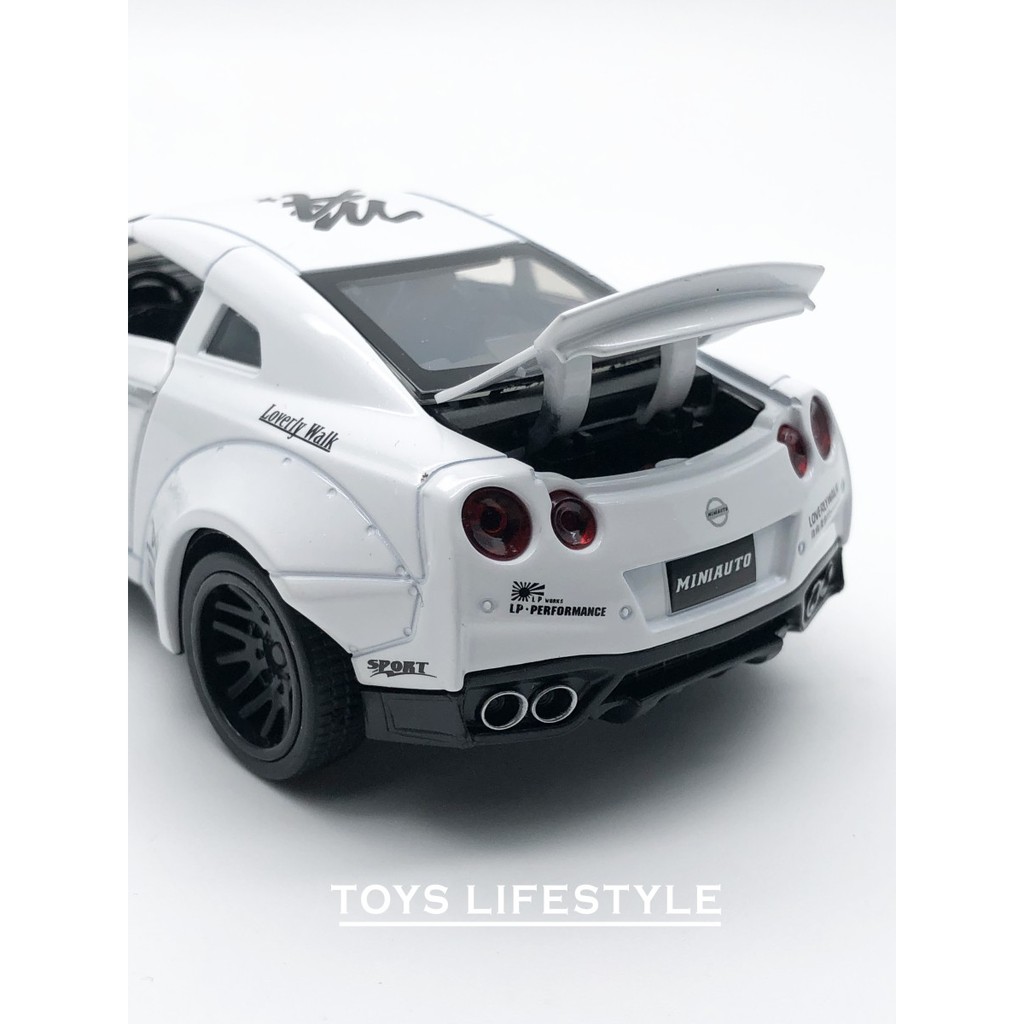 Miniauto Diecast - Nissan GT-R R35 (Putih)