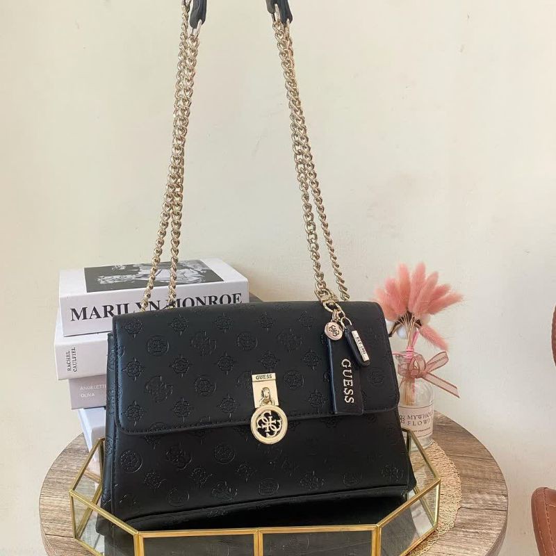 tas selempang Merek GUESS Manda Tote printed